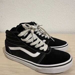 Vans Size US 2 Youth Sk8-Hi Black Skater High Top Classic Canvas Shoes